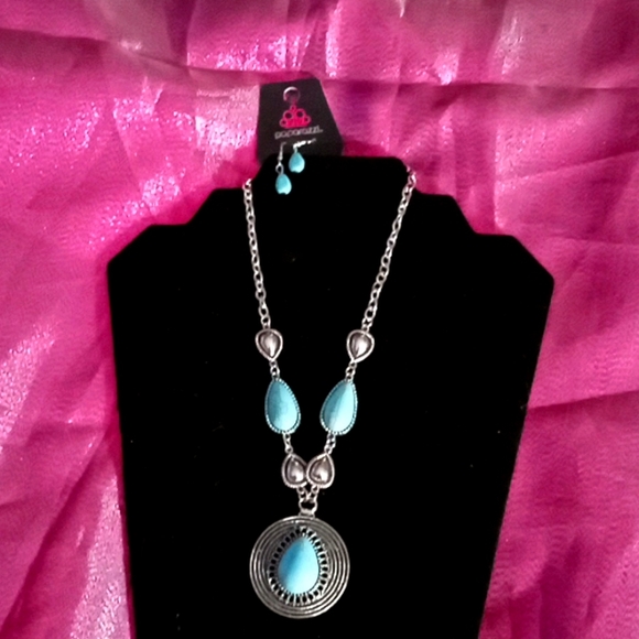 Paparazzi Turquoise Necklace, Earrings and Ring In a Set - Picture 2 of 6